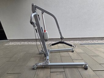 Elektrický zvedák pojízdný včetně sedáku - 6