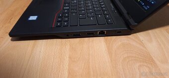 Notebok Fujitsu Lifebook e548 14" i5 8350U/8GB/250GB SSD/WI - 6