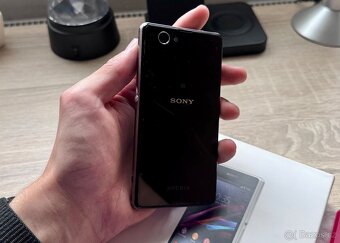 Sony Xperia Z1 Compact 16gb černý- kompletní balení. - 6