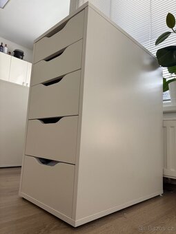 bílý stůl 140x80 + 2 zásuvkové díly - 6