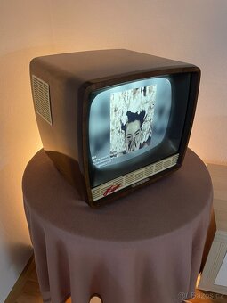 Tesla Ametyst Multimediálne centrum v retro štýle - 6