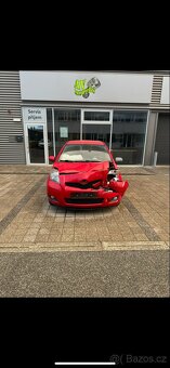 Bouraná toyota yaris - celek nebo na díly - 6