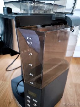 Překapávač s mlýnkem Russell Hobbs - 6