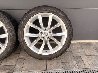 Originál zimní Škoda Superb 235/45 r18 Nokian - 6