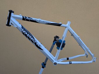 rám Apache Blackhawk 19" - 6