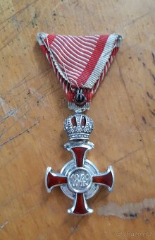 RU Stříbrný záslužný kříž FJI v etui, W.Kunz - 6