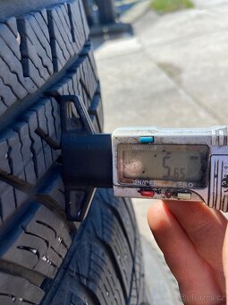 Barum 205/60 r16 zimní - 6