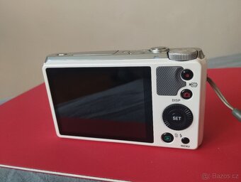 CASIO Exilim EX-ZR700 - 6