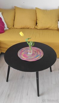 Kulatý černý stolek - 6