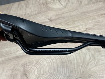 Sedlo Fizik antares R5 - 6