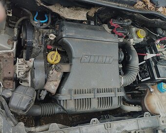 Fiat Grande Punto 1.4 -16ventil -70kW , 6 kvalt - prodám ND - 6