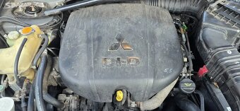 Mitsubishi Outlander - 6