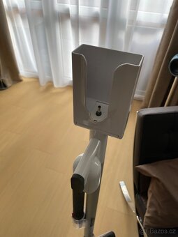 Dyson stojan na vysavač - 6