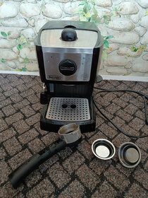 kávovar kapslový pákový překapávací Dolce Gusto Bosch Delong - 6