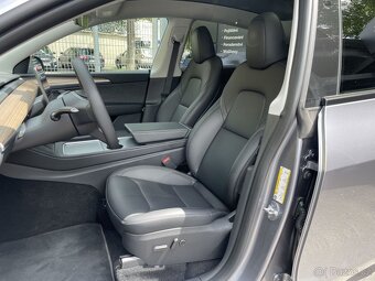 Tesla Y Long Range 4WD 12/2024 - 6