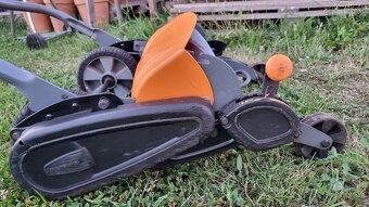 Vřetenová sekačka Fiskars StaySharp Max – Skvělý stav - 6