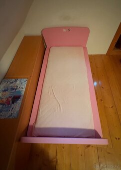 Růžová dětská postel a skříň IKEA - 6