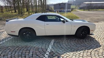 Dodge Challenger 5,7 R/T HEMI r.v. 2019 najeto 34 tkm - 6