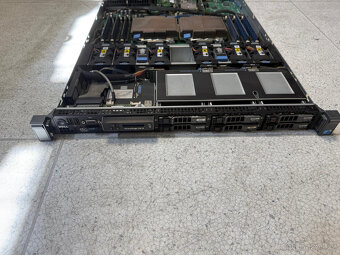 Dell PowerEdge R610 – 2× Xeon 2,4, 12GB RAM, RAID, 2× PSU - 6