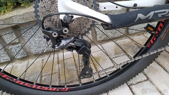 Ghost Kato 7.9 AL star white, kola 29", velikost L - 6