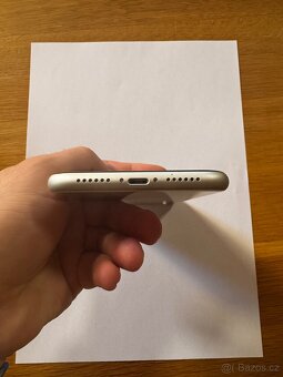 iPhone XR 64GB Bílá - 6