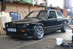 BMW e30 coupe - 6