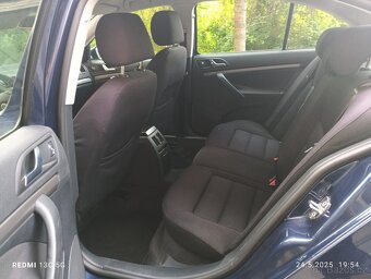 1.6 benzín motor je výborný auto má servisní knížku - 6