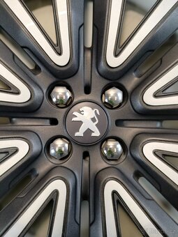 Poklice Peugeot 16" Arsenic 4ks - 6