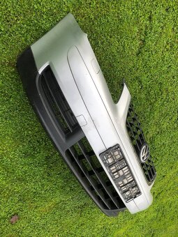 PŘEDNÍ NÁRAZNÍK VW CADDY TOURAN STŘÍBRNÝ - 6