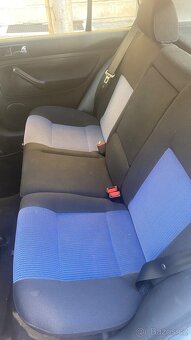 Volkswagen GOLF 4 1.6 77kW - 6