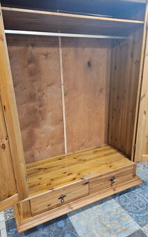 Šatní skříň borovice - 6