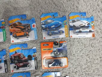 Hot Wheels Matchbox autíčka - 6