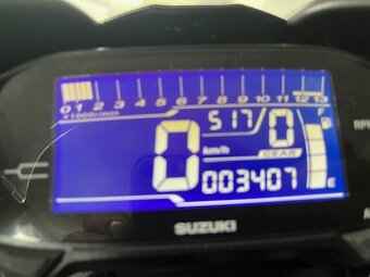 SUZUKI GSX-R 125 - 6
