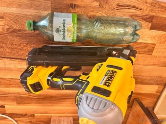 Hřebíkovačka DeWALT pro hřebíky 32 ~ 90 mm - 6