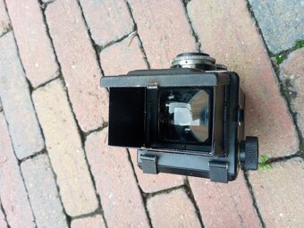 Starý fotoaparát s pouzdrem - 6