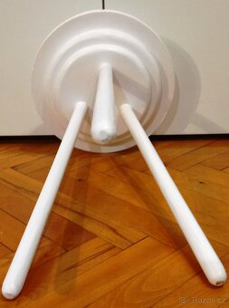 Květinový stolek na trojnožce bílý.. - 6