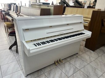Bílé akustické pianino Yamaha se zárukou 5 let, doprava - 6