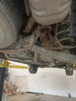 Prodám Hyundai ix55 3.0crdi ...7 mistne - 6
