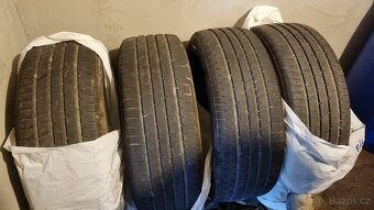 Pneu 225/55 R19 - 6
