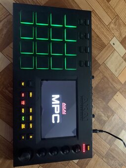 Akai MPC touch - 6