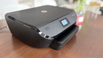 Funkční barevná tiskárna HP DeskJet IA 5575 All-in-One - 6