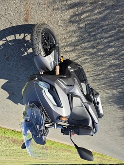 Honda ADV 350 - 6