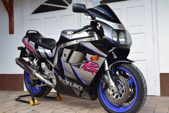 SUZUKI GSX-R 1100 - 6