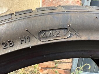 235/34r19, 235 35 r19 letní gumy - 6