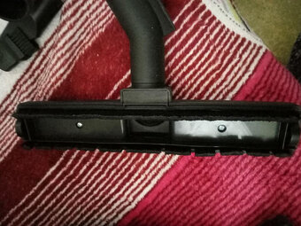 Bezsáčkový vysavač Rowenta, i na zvířecí srst - 6