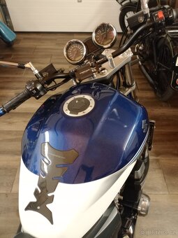 Suzuki GSX 1400 - 6