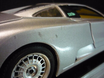 Bugatti EB110 stříbrné Bburago 1/18 - 6