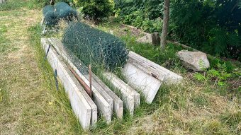 Plot 60 m na 150 cm,pouzity vruty,sloupka,betony,pletivo. - 6