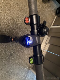 Elektrická koloběžka Ninebot by Segway E25E - 6