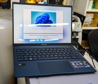 Nový ASUS Zenbook UX3405 3K OLED Core Ultra 7 155U - 6